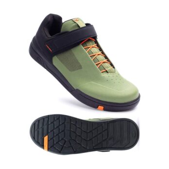Crankbrothers Stamp Speedlace MTB schoenen met opvallend oranje veters en rubberen zool.